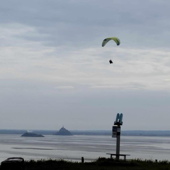 Maison Vue Sur Le Mont Saint Michel Et Sa Baie Champeaux ภายนอก รูปภาพ
